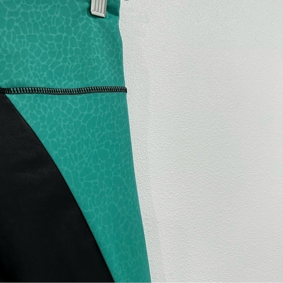 ZYIA Metallic Light N Tight High Rise Leggings 7/8 Black Green Colorblock Size 4 - Picture 4 of 11